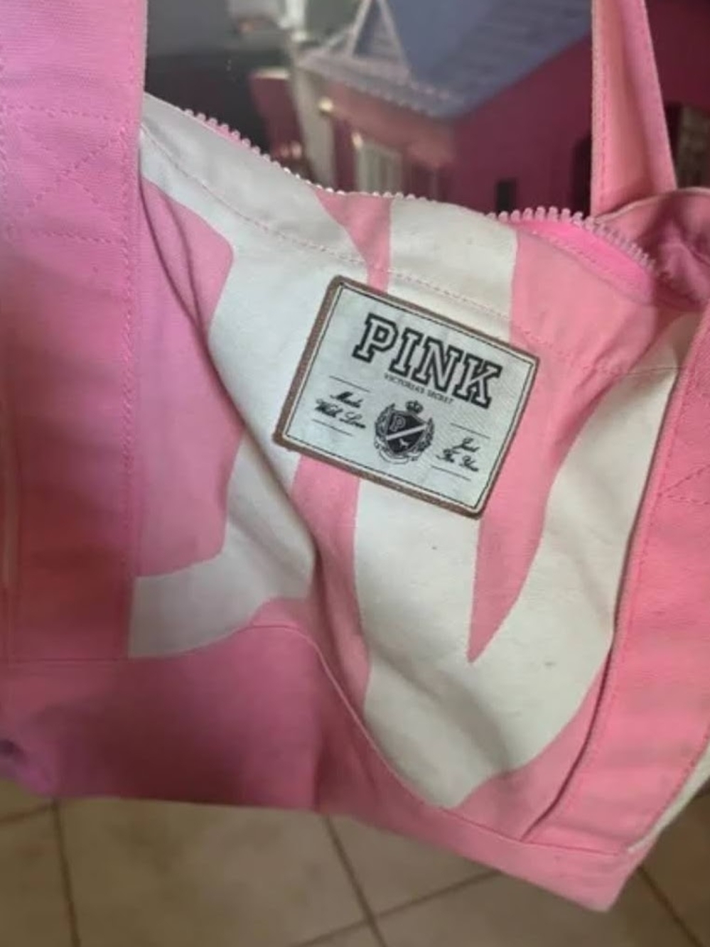 ISO (IN SEARCH OF VS BEACH TOTE). DO NOT PURCHASE !!!